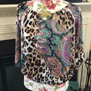 Notations Chain Link Neckline Top